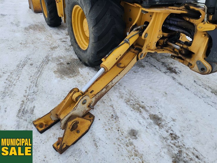 2011-deere-410j-image-26