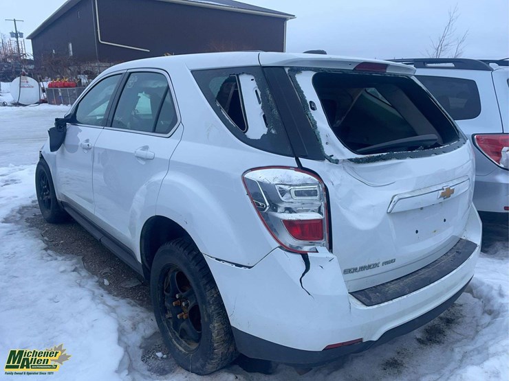 2017-chevrolet-equinox-image-2