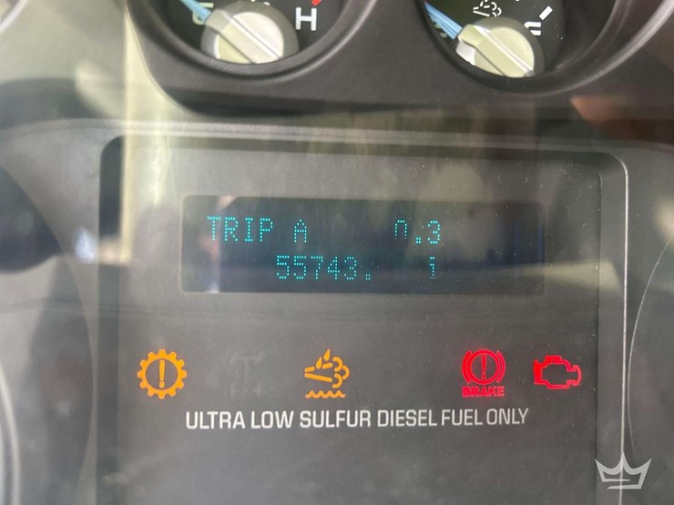 2011-ford-f750-image-6