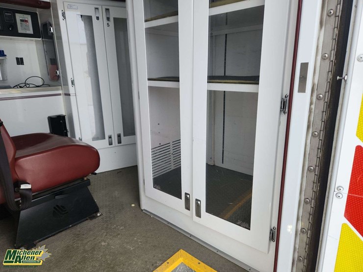 2016-chevrolet-express-s/a-ambulance-image-34