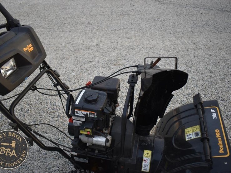 poulan-pro-24-inch-snow-blower-41331-image-12