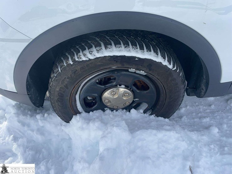 2018-ford-explorer-image-19