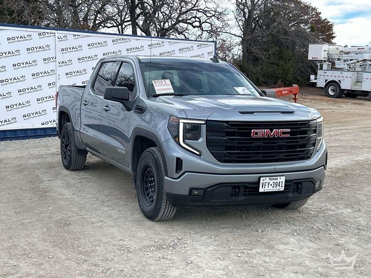 2023-gmc-sierra-elevation-crew-cab-4x4-pick-up-truck-image-4