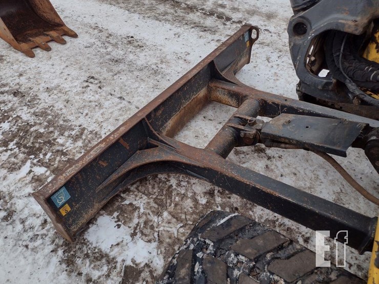 2016-deere-35g-image-24