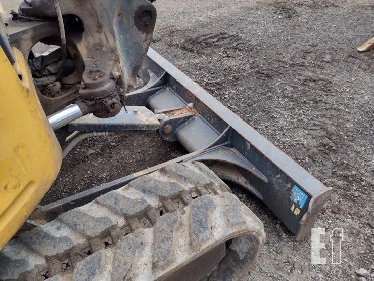 2022-deere-26g-image-22