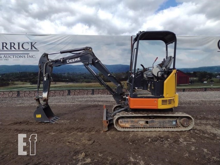 2022-deere-26g-image-1