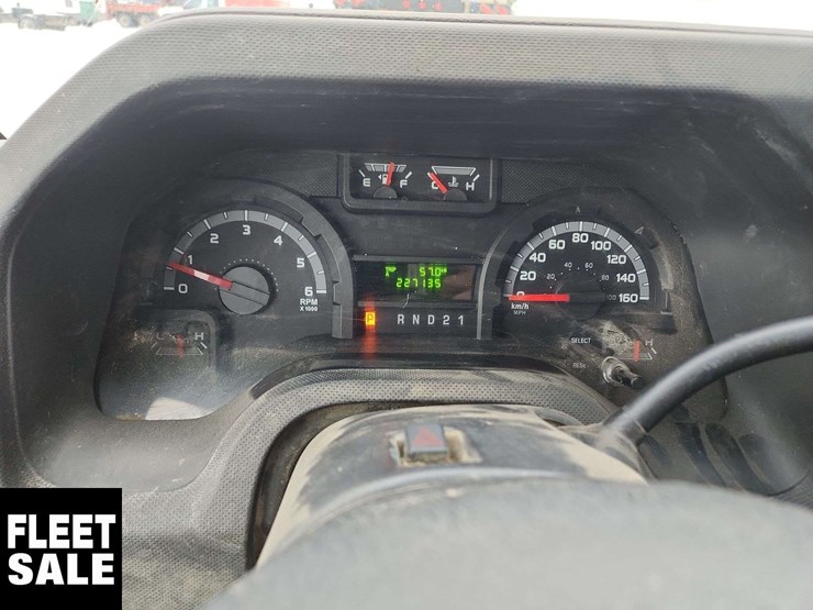 2013-ford-cargo-image-21