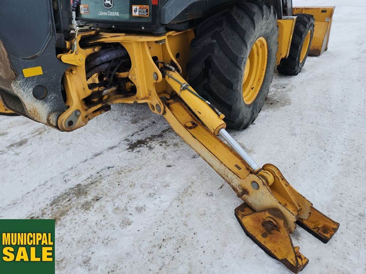 2011-deere-410j-image-25