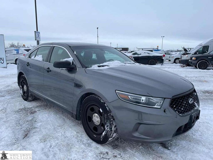 2018-ford-taurus-police-inte-image-3