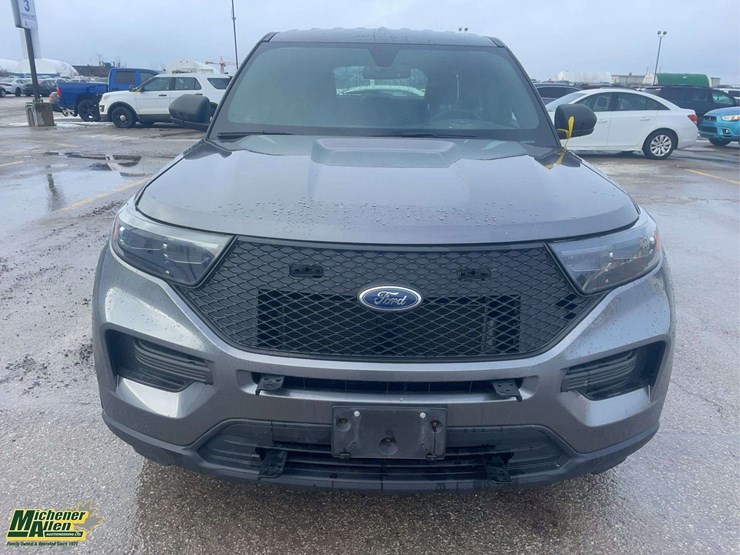 2020-ford-explorer-image-8