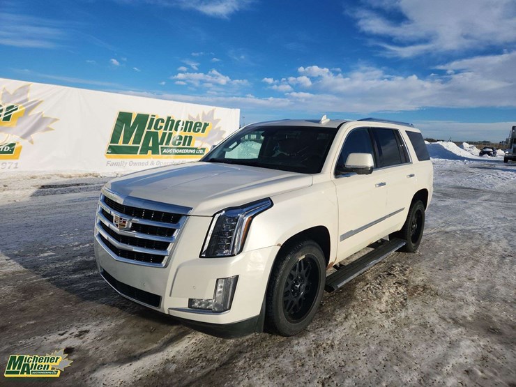 2015-cadillac-escalade-image-1