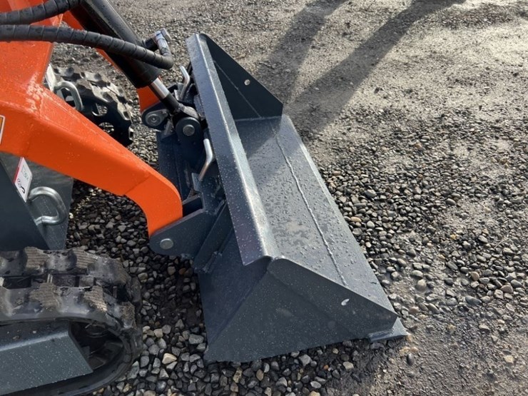 2025-agt-ysrt14-mini-compact-track-loader-image-12