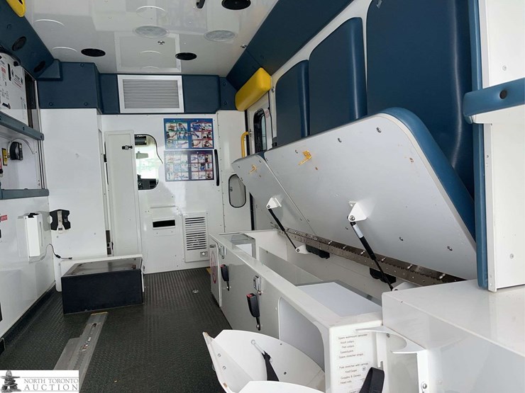 2016-chevrolet-express-g3500-image-32