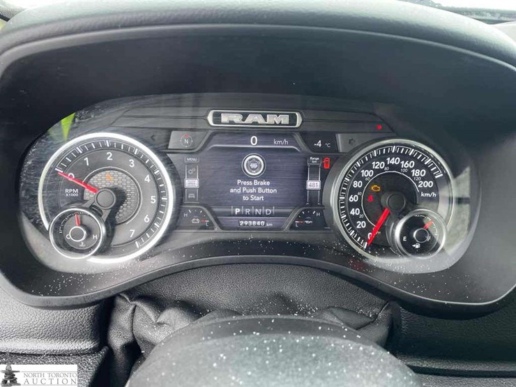 2019-ram-1500-big-horn-image-15