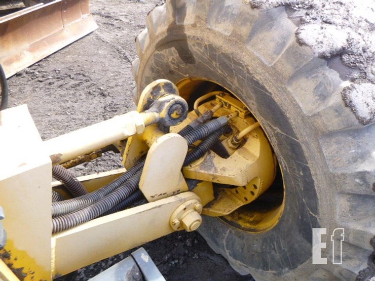 2004-volvo-g86-image-17