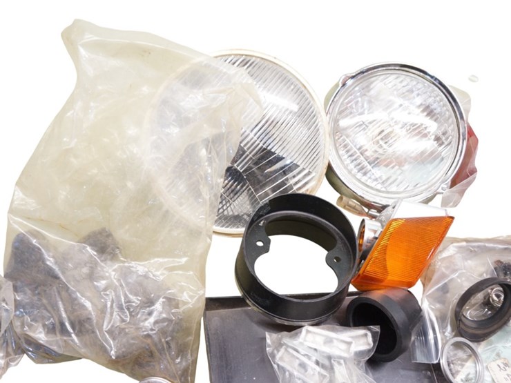 kawasaki-miscellaneous-parts-lot-image-4