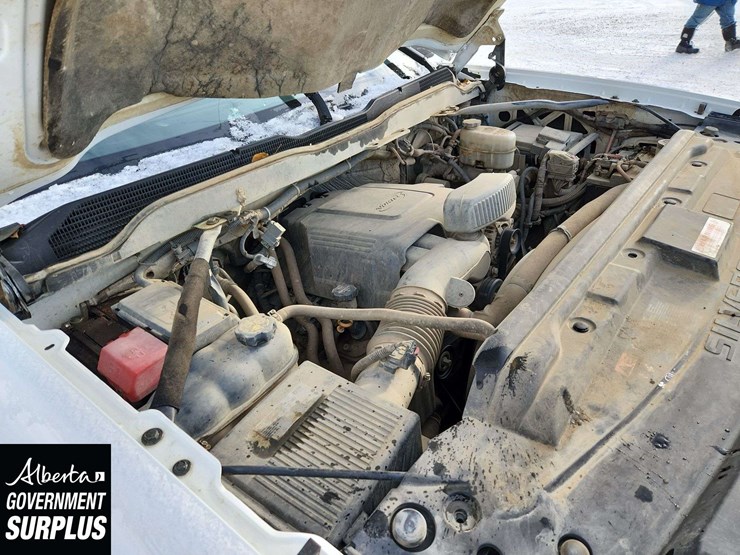 2016-chevrolet-silverado-2500hd-image-28