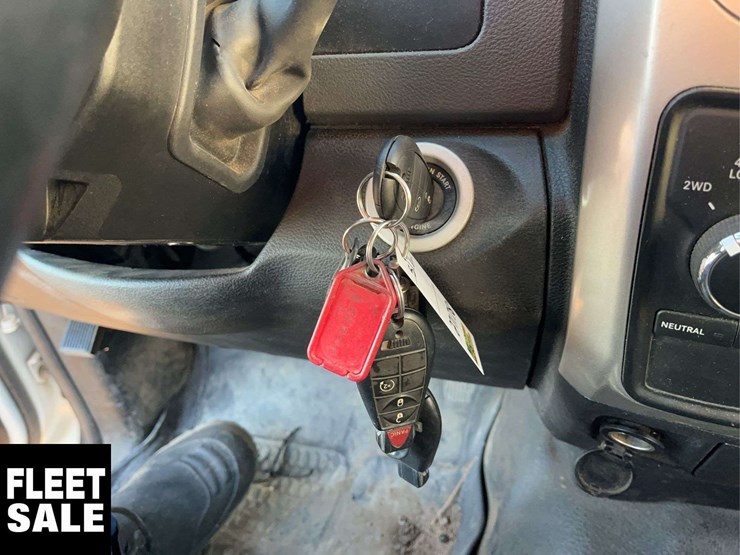 2015-ram-5500-crew-cab-4x4-s/a-deck-truck-image-21