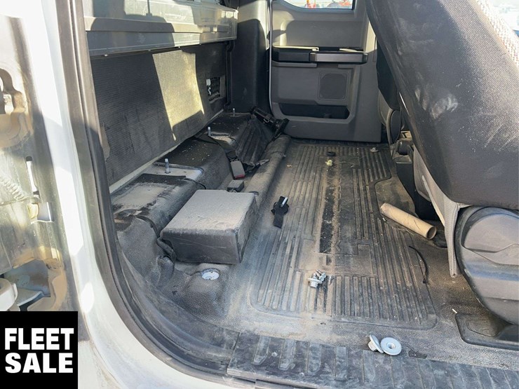 2021-ford-f350-image-16