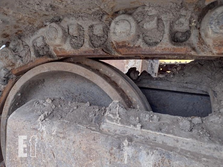 2015-volvo-ec220e-lr-image-41