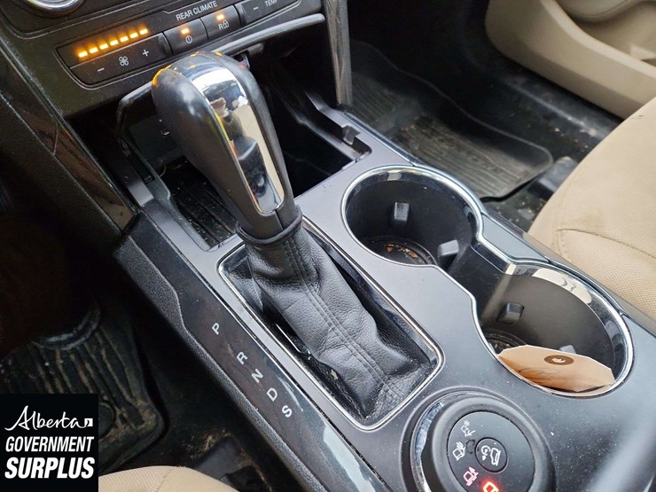 2017-ford-explorer-image-22