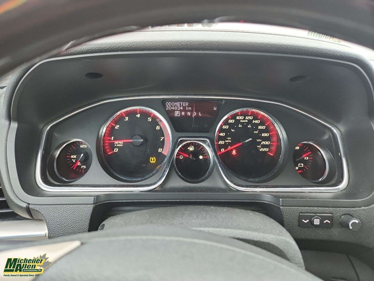 2015-gmc-acadia-image-17