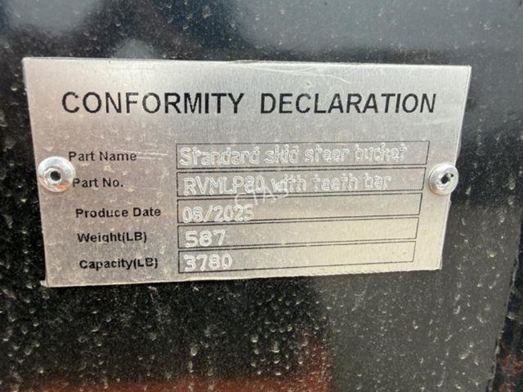#138-•-80"-skid-steer-bucket-w/-teeth-image-4