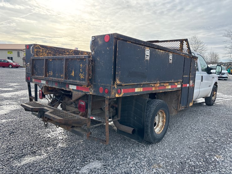 2007-ford-f350-image-25