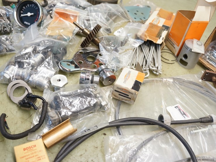 harley-davidson-miscellaneous-parts-lot-image-11