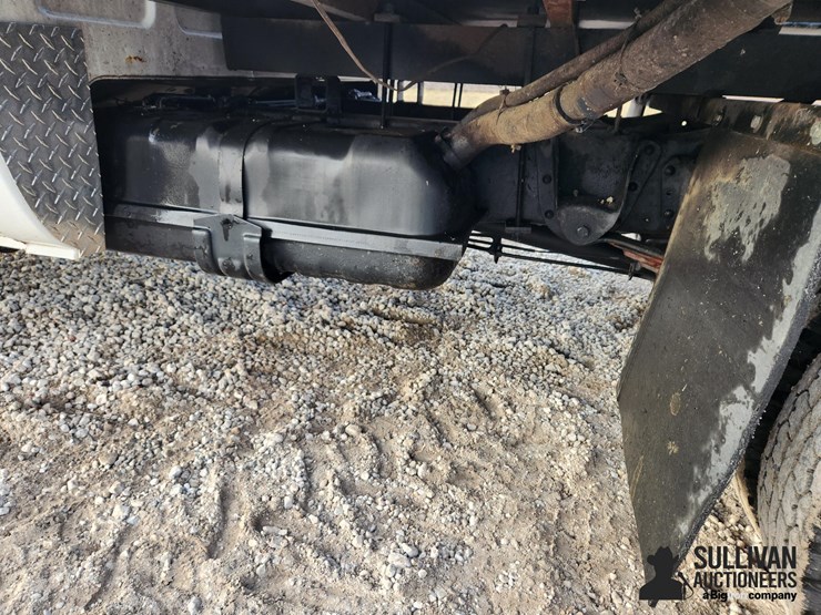 1986-gmc-c3500-2wd-flatbed-truck-image-11