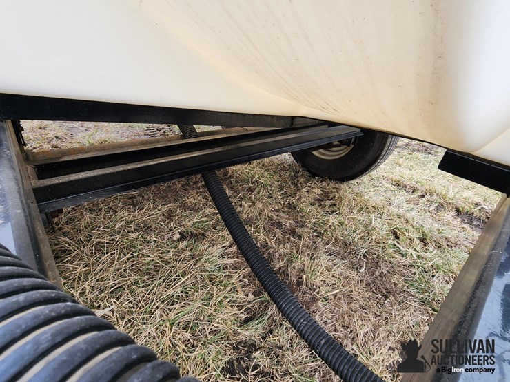 2017-behnke-1,600-gal-t/a-poly-nurse-tank-trailer-image-15