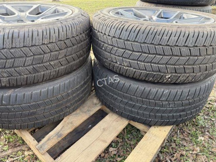 chevrolet-tahoe-image-4