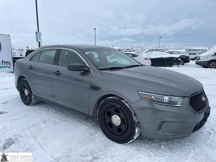 2017-ford-taurus-police-inte-image-3