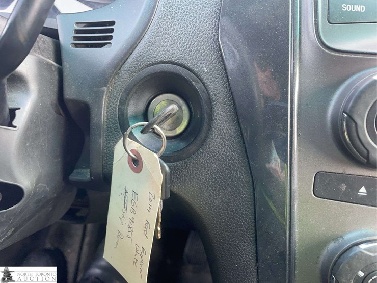 2014-ford-explorer-image-17