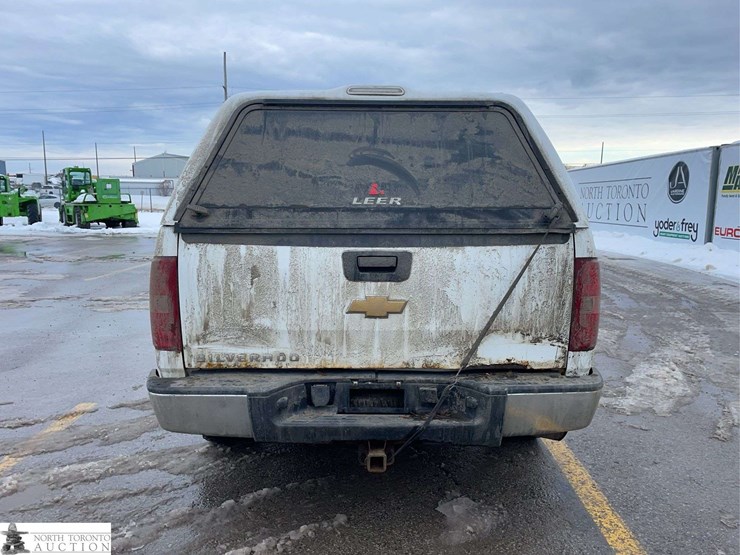 2013-chevrolet-silverado-1500-ls-image-9