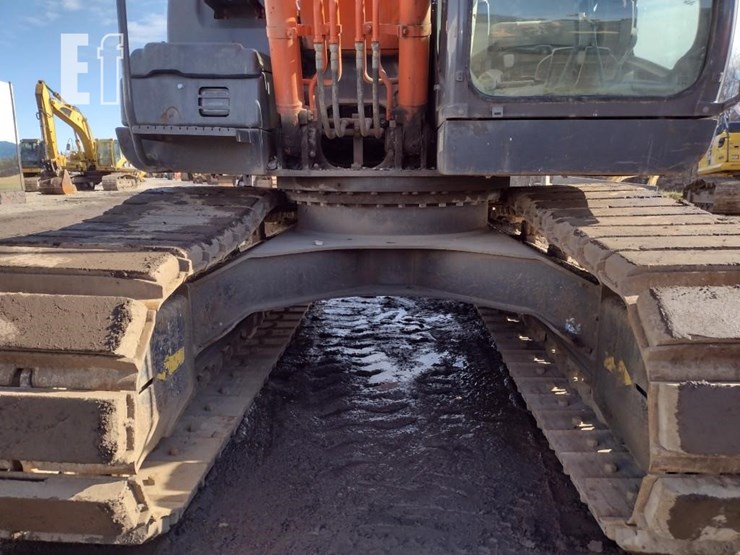 2012-hitachi-zx160-lc-3-image-19