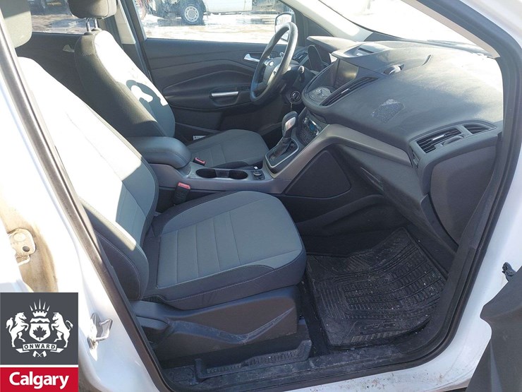 2013-ford-escape-se-image-16