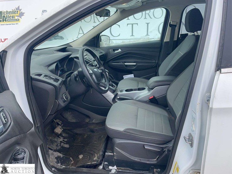 2015-ford-escape-image-12