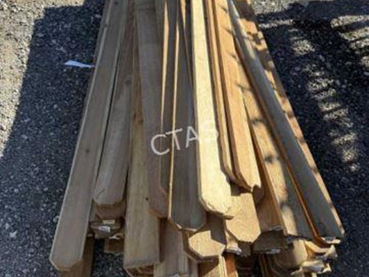 #192-•-bundle-of-red-cedar-pickets---5/8"-x-3.5"-x-6'-image-4