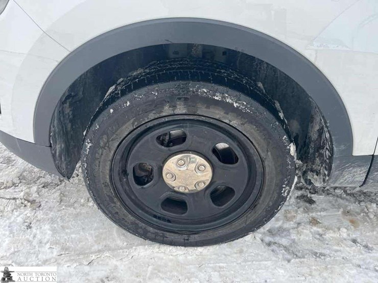 2018-ford-explorer-image-31