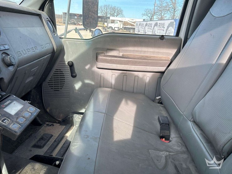 2011-ford-f750-image-18