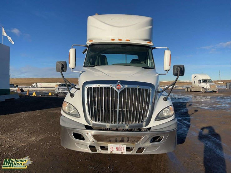 2017-international-prostar-image-9