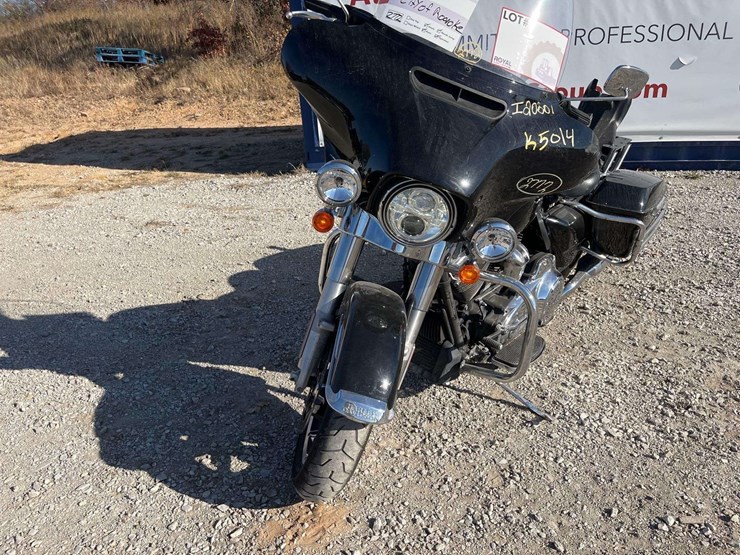 2022-harley-davidson-flhtp-police-electra-glide-motorcycle-image-16