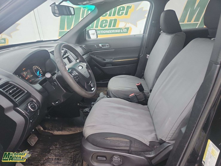 2019-ford-explorer-image-13