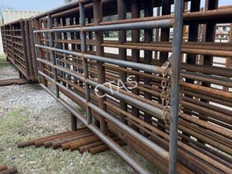 #149-•-freestanding-panels-24'-w/-one-12'-gate-image-5