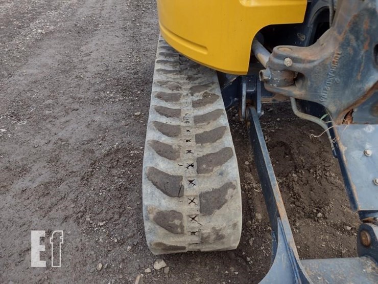 2022-deere-26g-image-33