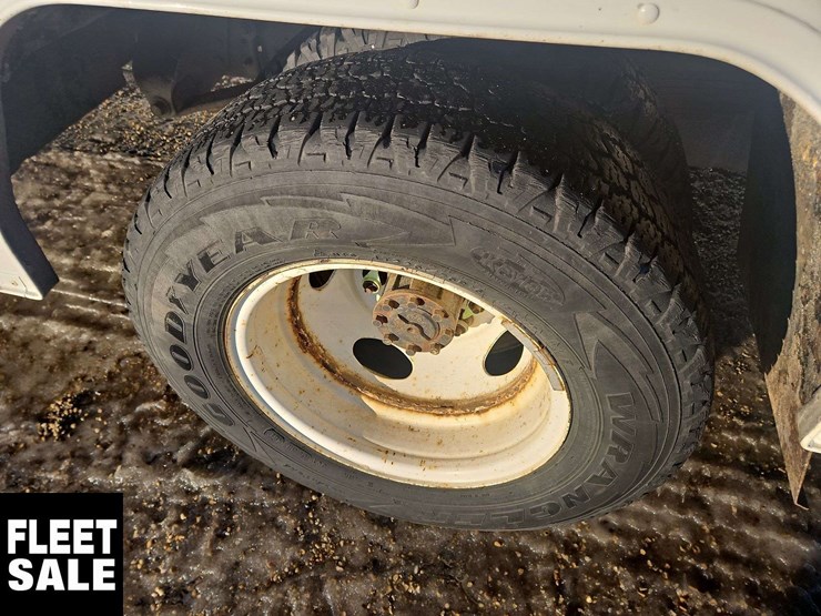 2012-ford-e-series-s/a-service-cube-van-image-11