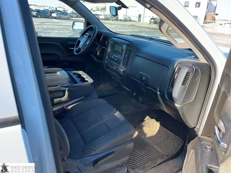 2018-chevrolet-silverado-1500-image-24