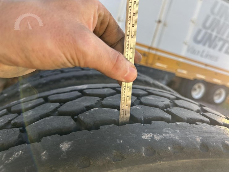 1999-volvo-vnl64t770-image-59