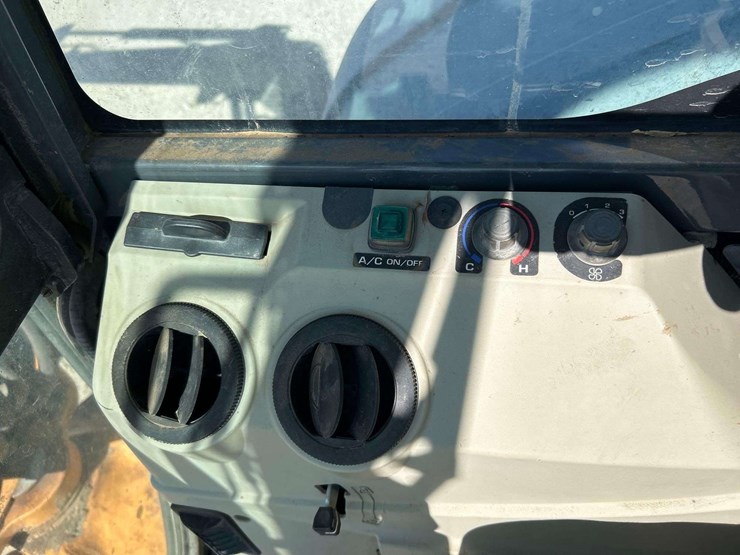 2016-case-cx55b-image-12